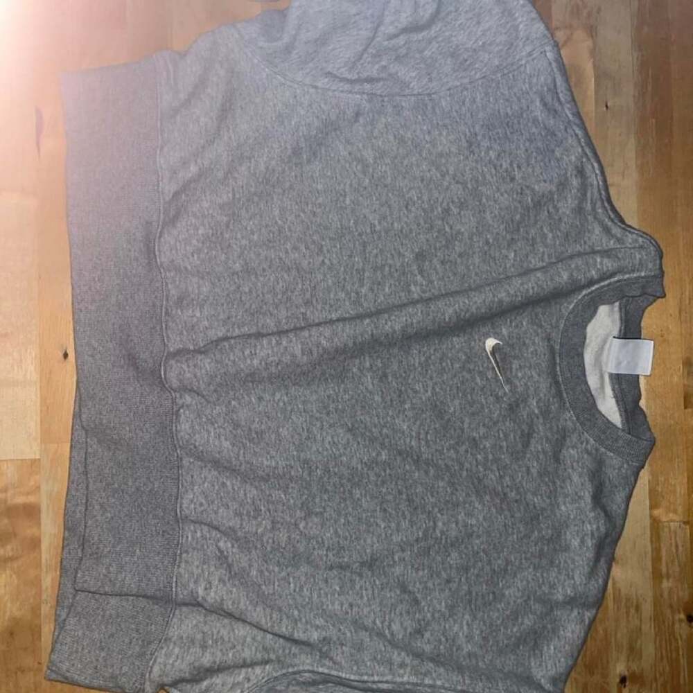 Nike Vintage Center Swoosh Heather Gray Crewneck Sweatshirt